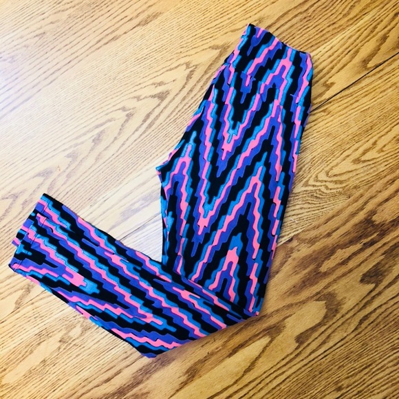 LuLaRoe leggings OS - Picture 3 of 3